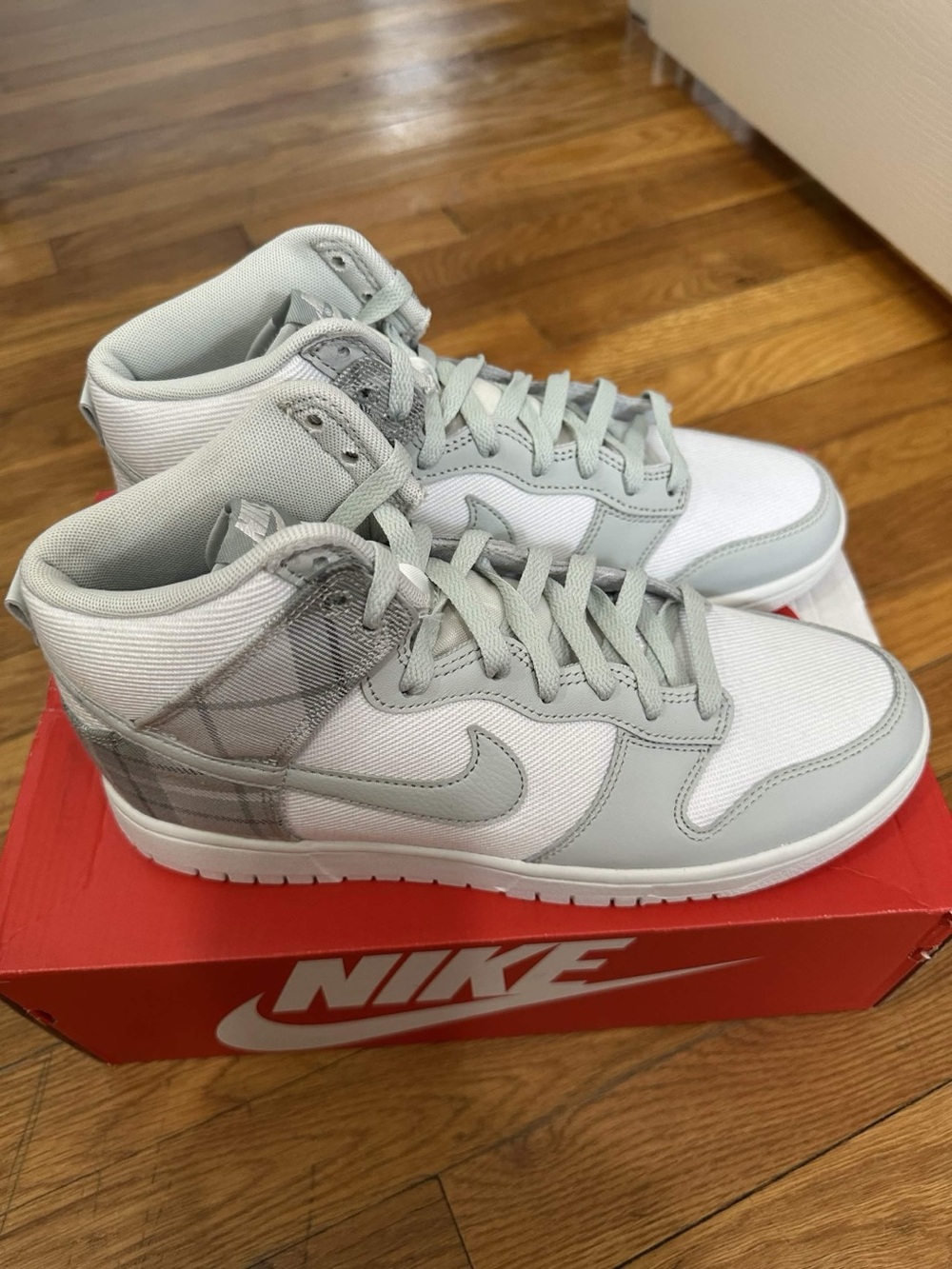 *Slightly Used* Nike Dunk High Men White Grey (DV0826-100) Size 9.5